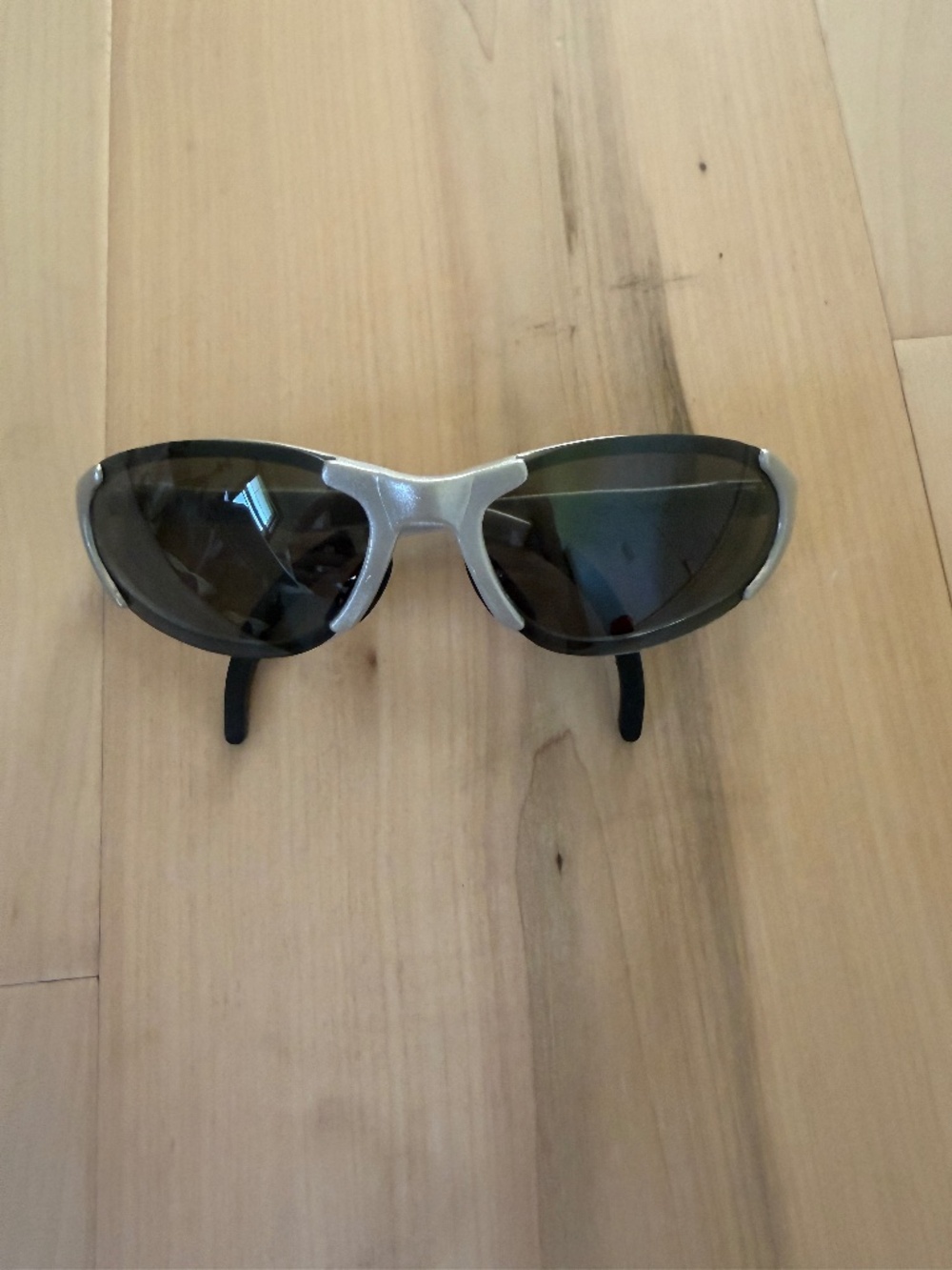 Vintage Y2K vintage deadstock silver glasses summer minimalist biker core